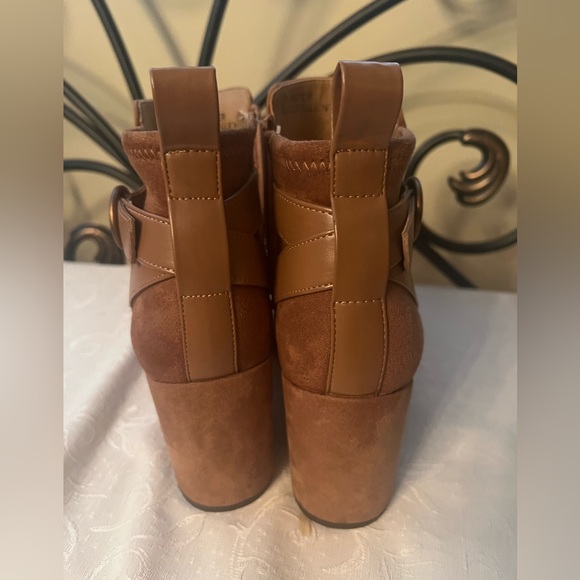 EUC VIONIC WATER REPELLENT SUEDE ANKLE BOOTS - Picture 2 of 11